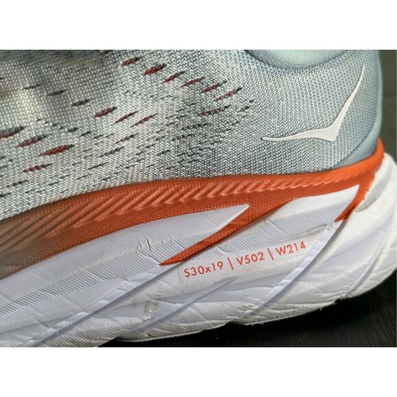 Hoka Clifton size 8W sneakers/ running shoes *flaw* - Picture 9 of 13